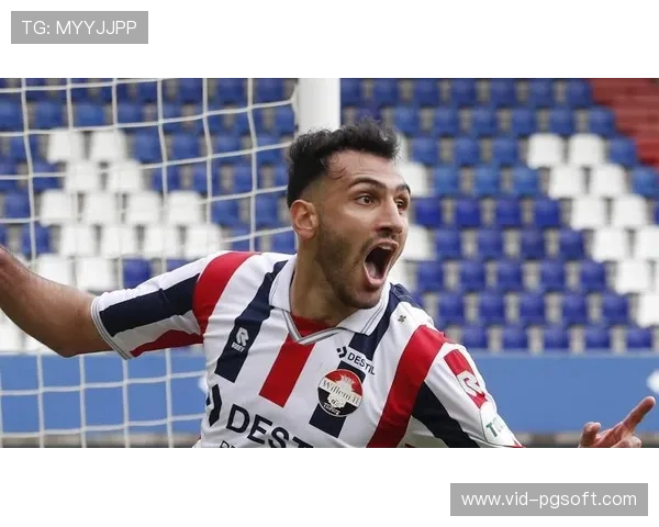 “罗梅罗倒钩破门后狂奔庆祝，热刺更衣室矛盾暂缓现团结迹象”