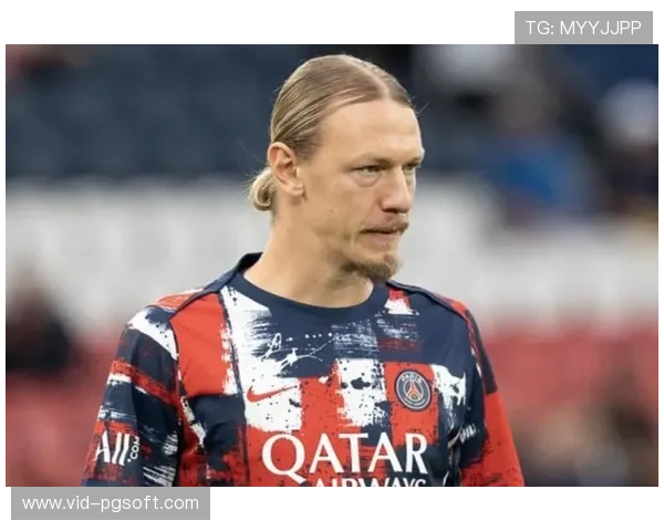 巴黎门将萨福诺夫扑出四点球，当选12月队内最佳球员